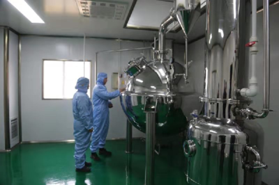 山村貧困'白領(lǐng)'夫妻的新年家庭'懇談會(huì)'